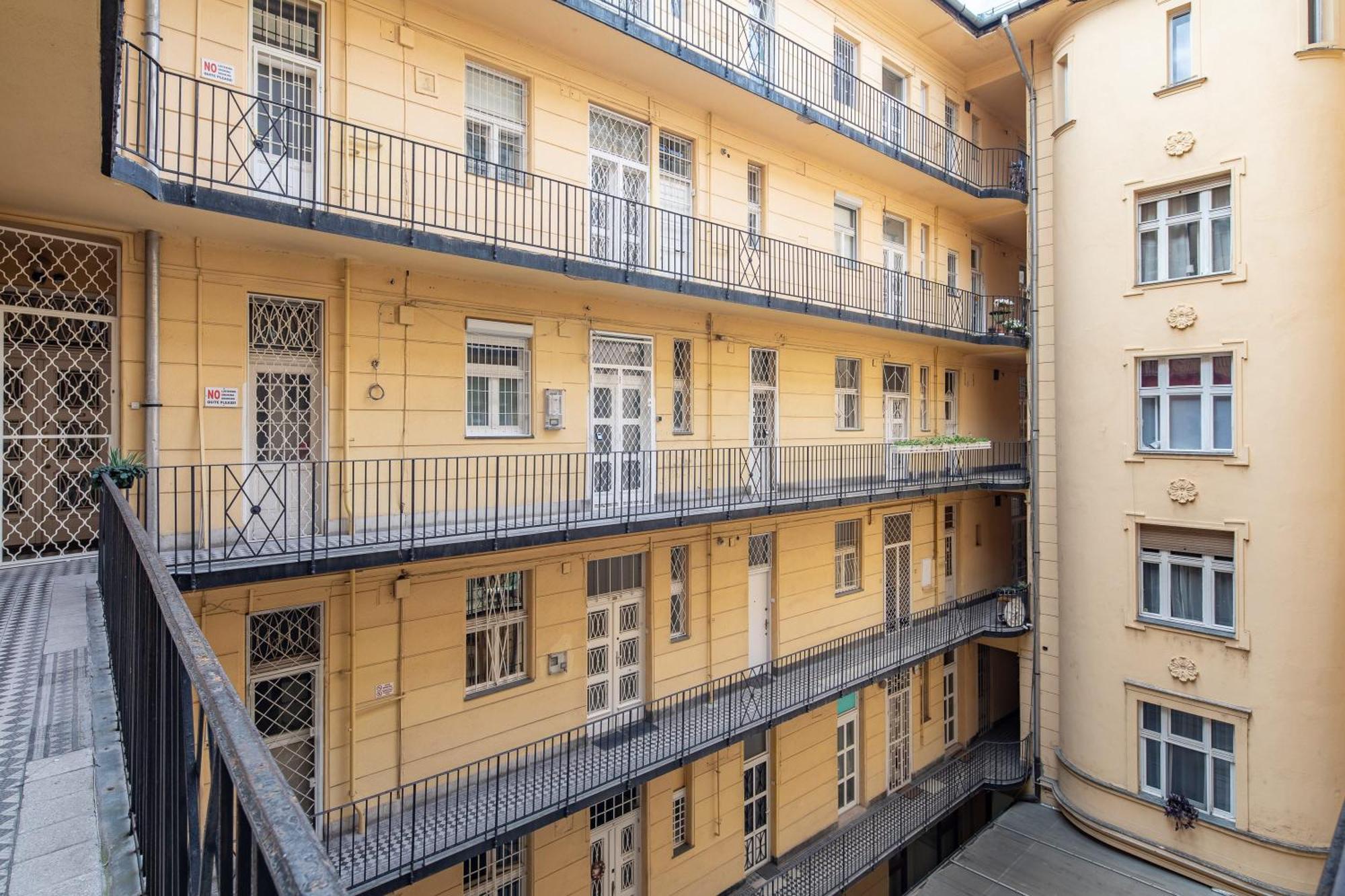 Ultra Central Luxury Budapeste Exterior foto
